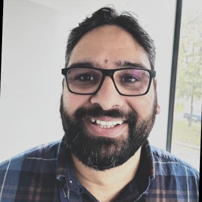 Portrait of Dr Junaid Arshad